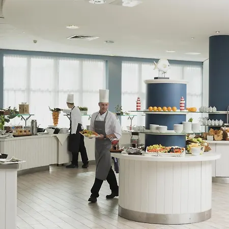 Hotel Precise Hafendorf 4*