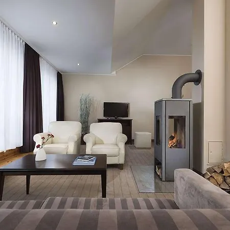 Precise Hafendorf راينزبرج