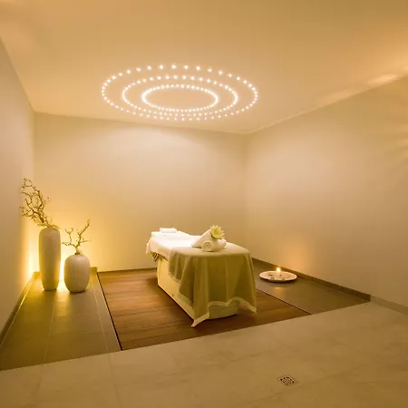 Precise Hafendorf فندق