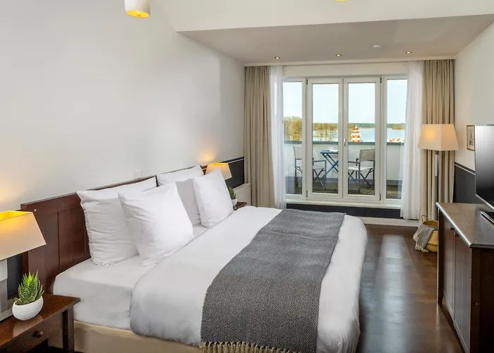 Sunday Hafendorf فندق راينزبرج