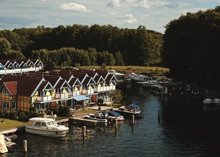 Sunday Hafendorf فندق 4*